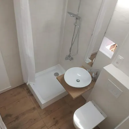 One To One Apartment